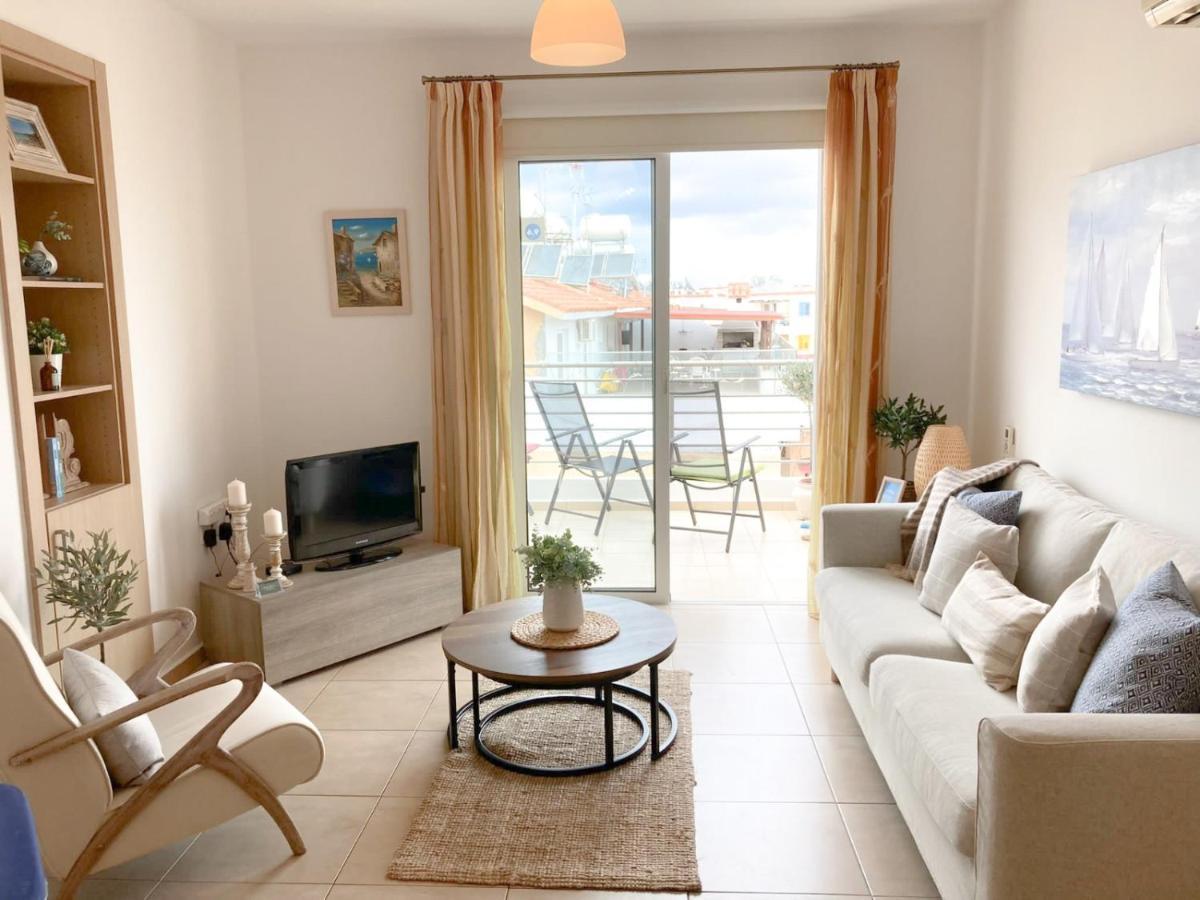 Apartment Helena Paralimni Exterior photo