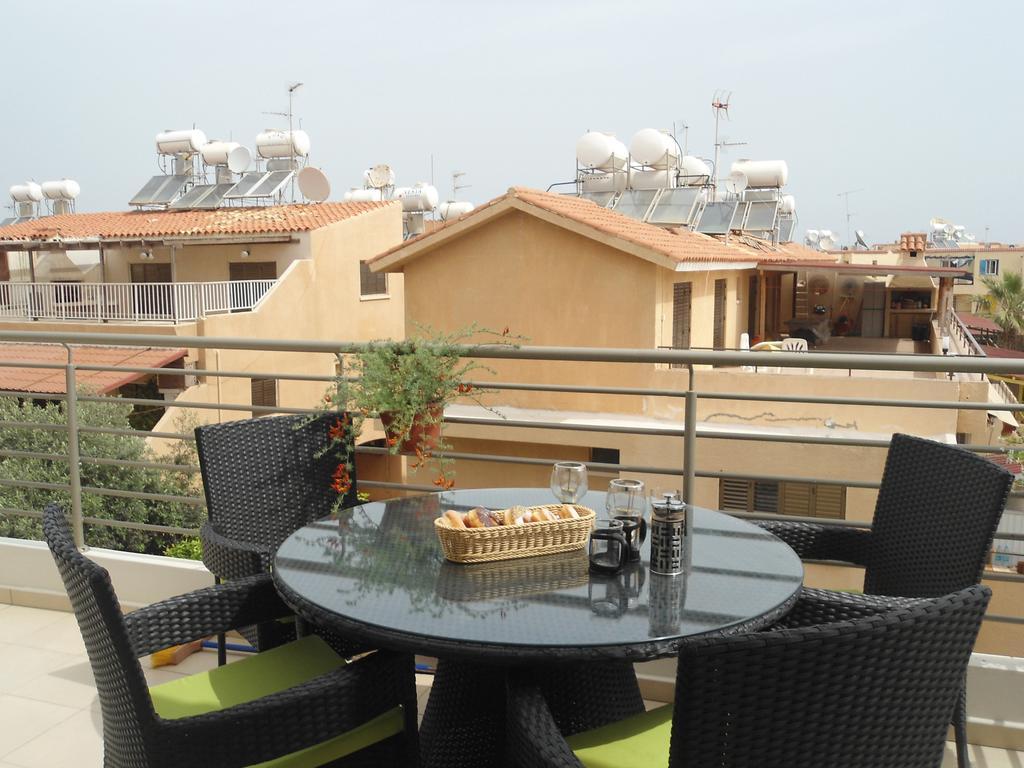 Apartment Helena Paralimni Exterior photo